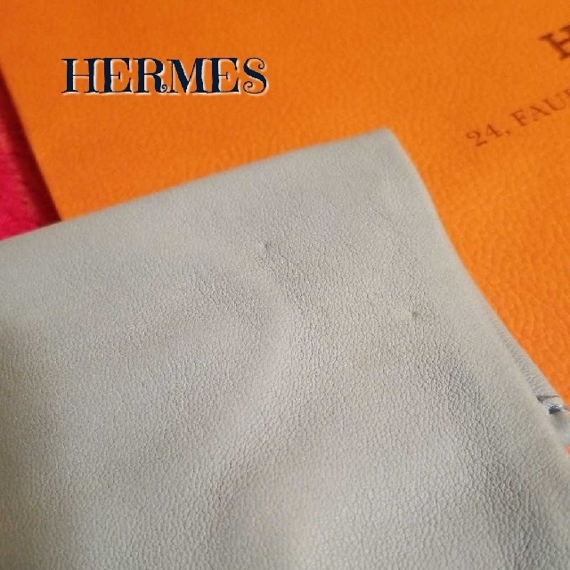 Hermes(エルメス)の未使用　レア　稀少　エルメス　手袋　レザー　マルジェラ期　水色　アシンメトリー レディースのファッション小物(手袋)の商品写真