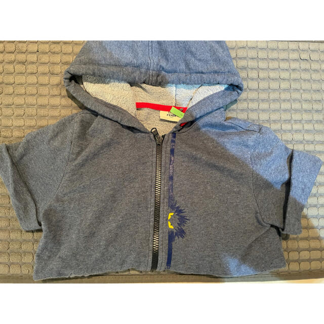 FENDI(フェンディ)のFENDI kids 半袖8Aパーカー キッズ/ベビー/マタニティのキッズ服女の子用(90cm~)(ジャケット/上着)の商品写真