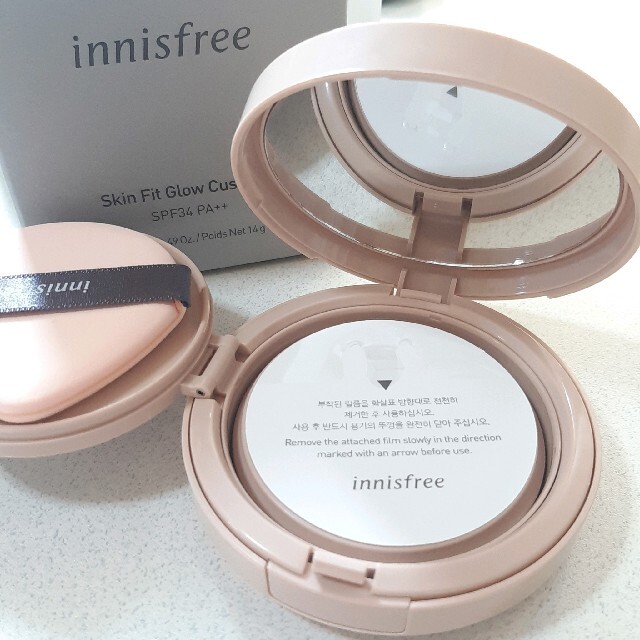 Innisfree(イニスフリー)のほぼ新品)イニスフリー スキンフィット グロウ クッション　13C コスメ/美容のベースメイク/化粧品(ファンデーション)の商品写真