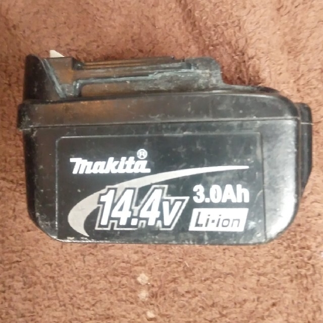 Makita(マキタ)のMakita　マキタ　14.4V3.0ah バッテリー スポーツ/アウトドアの自転車(工具/メンテナンス)の商品写真