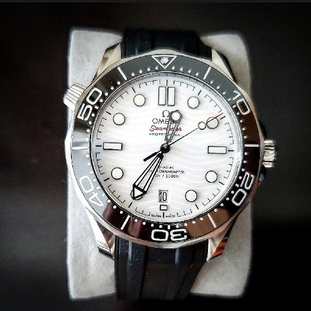 OMEGA(オメガ)の【極美品】オメガ シーマスターダイバー 300  白文字盤 メンズの時計(腕時計(アナログ))の商品写真