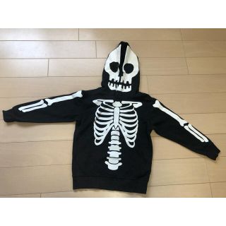 エイチアンドエム(H&M)のハロウィン　ガイコツパーカー　110(衣装)