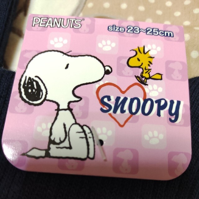 SNOOPY(スヌーピー)の新品23〜25　スヌーピーハイソックス　紺38センチ丈小中学生　高校生　靴下 キッズ/ベビー/マタニティのこども用ファッション小物(靴下/タイツ)の商品写真