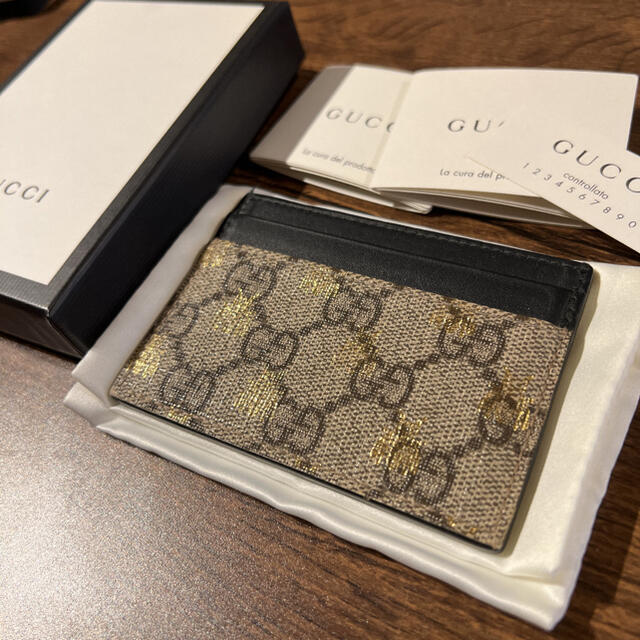 Gucci(グッチ)の【付属品あり】GUCCI GGスプリーム 蜂 カードケース レディースのファッション小物(財布)の商品写真