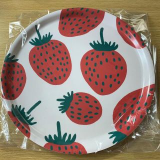 マリメッコ(marimekko)のマリメッコ　marimekko マンシッカ　トレイ　mansikka いちご(テーブル用品)