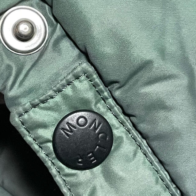 MONCLER(モンクレール)のMONCLER ダウンジャケット メンズのジャケット/アウター(ダウンジャケット)の商品写真