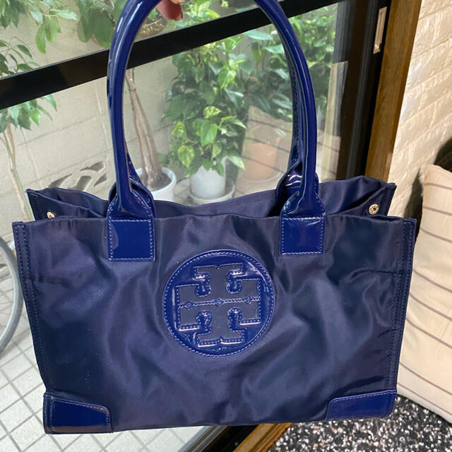 Tory Burch(トリーバーチ)のToryBurchのトートバックです。 レディースのバッグ(トートバッグ)の商品写真