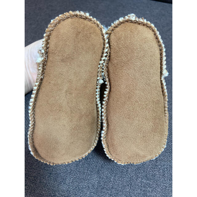 UGG(アグ)のUGG ムートン　ベビー キッズ/ベビー/マタニティのベビー靴/シューズ(~14cm)(ブーツ)の商品写真