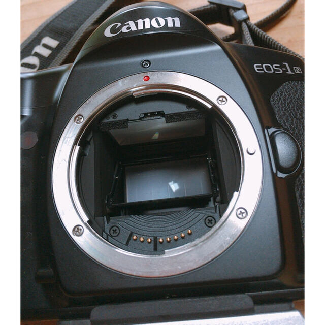 Canon キヤノン　EOS-1N 一眼レフフィルムカメラ スマホ/家電/カメラのカメラ(フィルムカメラ)の商品写真