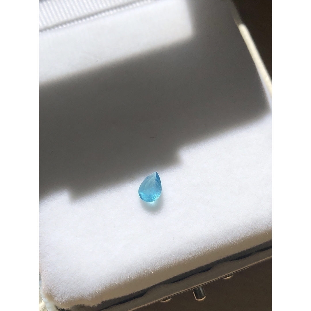 専用　オールドマイン産パライバトルマリン　ルース0.245ct 鑑別書付き ハンドメイドの素材/材料(各種パーツ)の商品写真