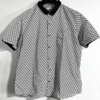 ジーユー(GU)の幾何学 幾何学模様 半袖 シャツ 半袖シャツ モノクロ 柄シャツ GU(シャツ)