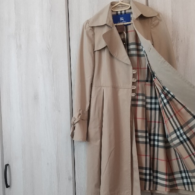 BURBERRY BLUE LABEL(バーバリーブルーレーベル)のBURBERRY ブルーレベル トレンチコート レディースのジャケット/アウター(トレンチコート)の商品写真