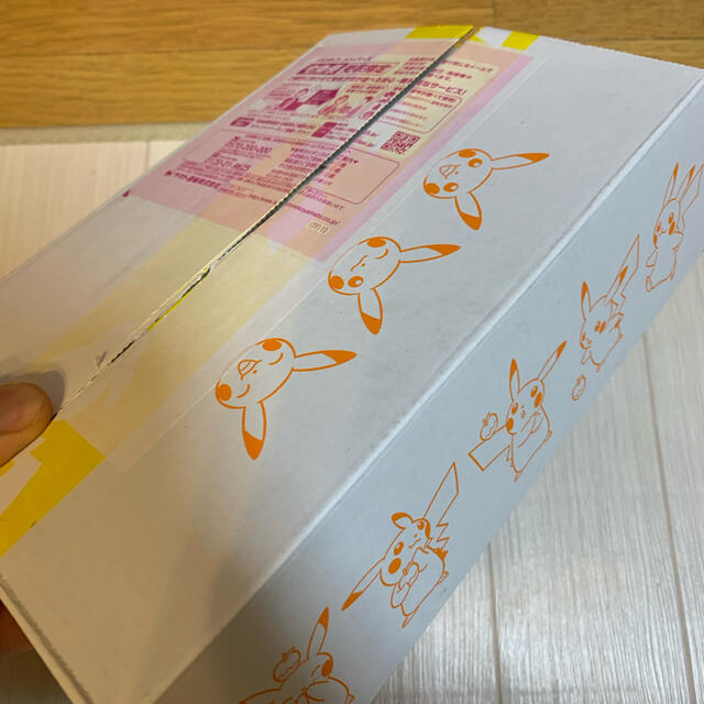 ポケモン(ポケモン)のポケモンカード25th ANNIVERSARY  1BOX プロモ4パック付き エンタメ/ホビーのトレーディングカード(Box/デッキ/パック)の商品写真