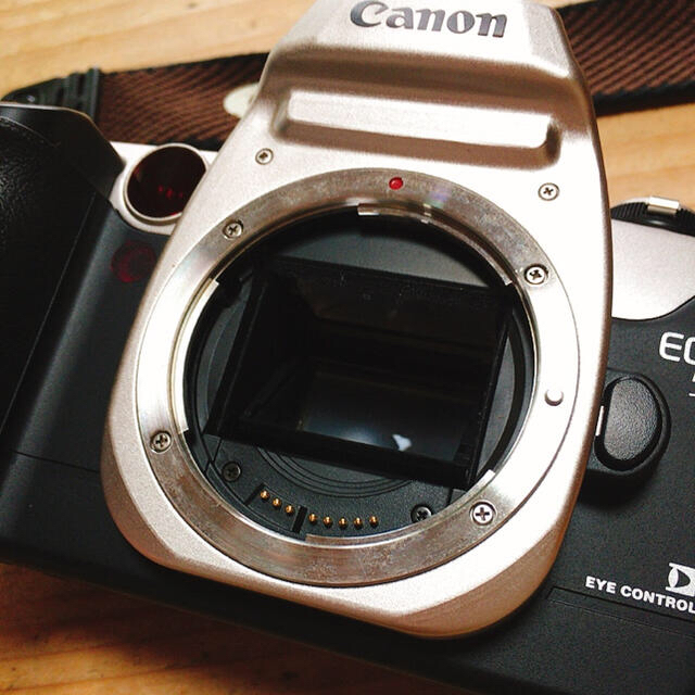 Canon キヤノン EOS55 一眼レフフィルムカメラ | capacitasalud.com