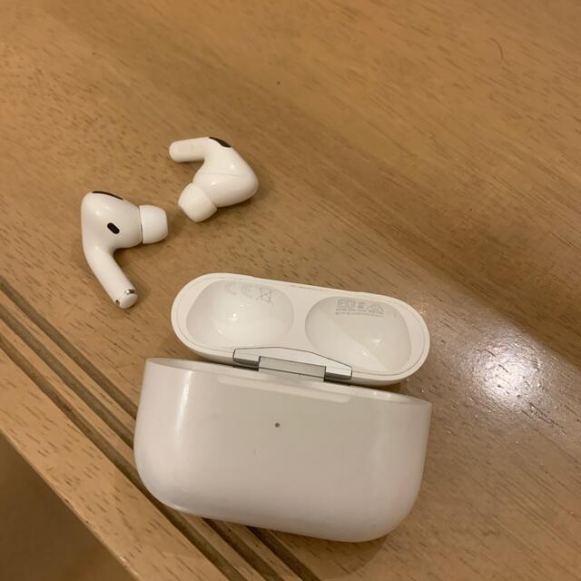 Apple(アップル)のairpods pro 100%アップル正規品　 スマホ/家電/カメラのオーディオ機器(ヘッドフォン/イヤフォン)の商品写真