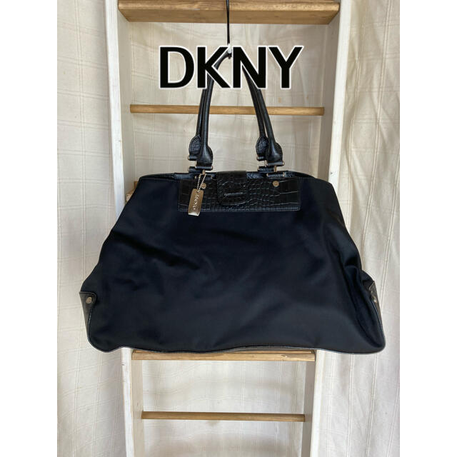 DKNY(ダナキャランニューヨーク)のsakura様専用　DKNY  大容量　レザー　型押し　ナイロン  バッグ レディースのバッグ(ハンドバッグ)の商品写真