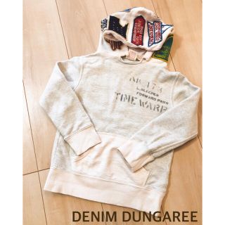 デニムダンガリー(DENIM DUNGAREE)のデニム&ダンガリー　スウェット　フード　ワッペン(Tシャツ/カットソー)