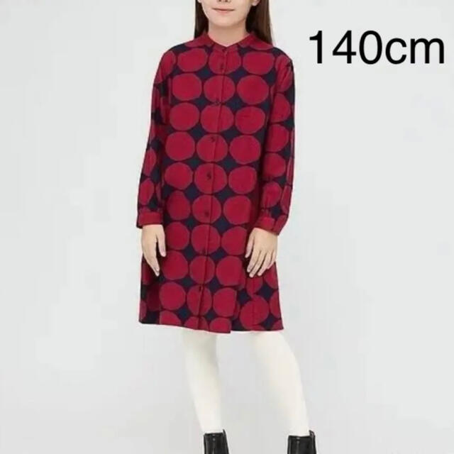 marimekko(マリメッコ)の日本未発売★uniqlo marimekko キッズ ワンピース kivet 赤 キッズ/ベビー/マタニティのキッズ服女の子用(90cm~)(ワンピース)の商品写真