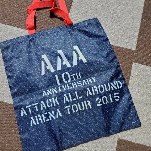 AAA(トリプルエー)のAAA トートバッグ　10th anniversary 未使用品 エンタメ/ホビーのタレントグッズ(ミュージシャン)の商品写真