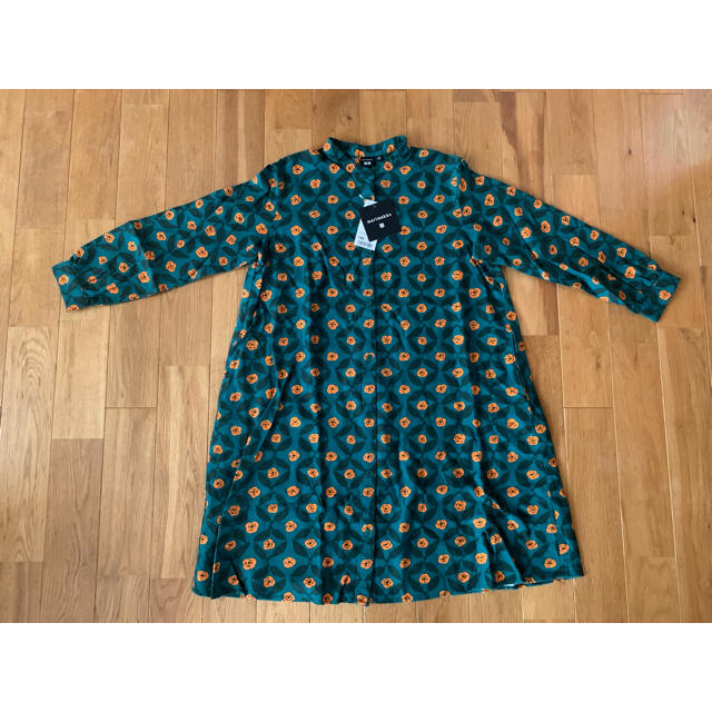 marimekko(マリメッコ)の日本未発売★uniqlo marimekko キッズワンピース　ポピー　グリーン キッズ/ベビー/マタニティのキッズ服女の子用(90cm~)(ワンピース)の商品写真