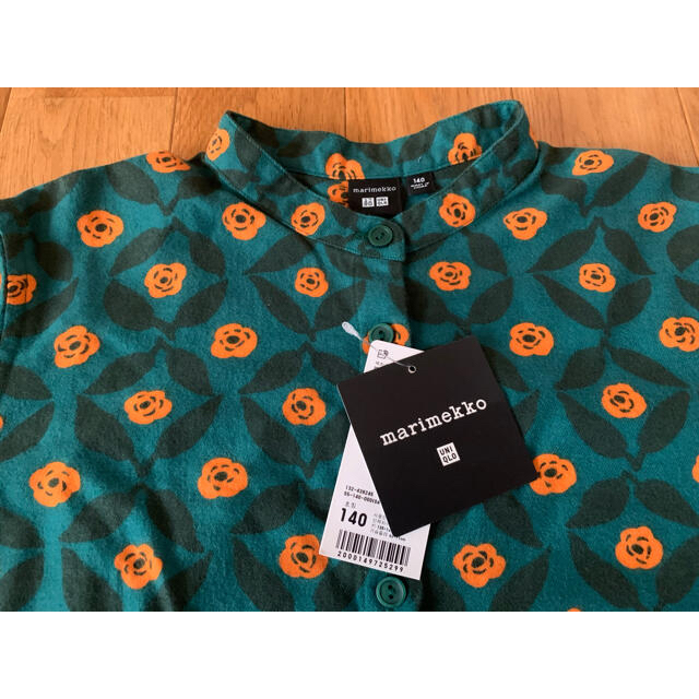 marimekko(マリメッコ)の日本未発売★uniqlo marimekko キッズワンピース　ポピー　グリーン キッズ/ベビー/マタニティのキッズ服女の子用(90cm~)(ワンピース)の商品写真