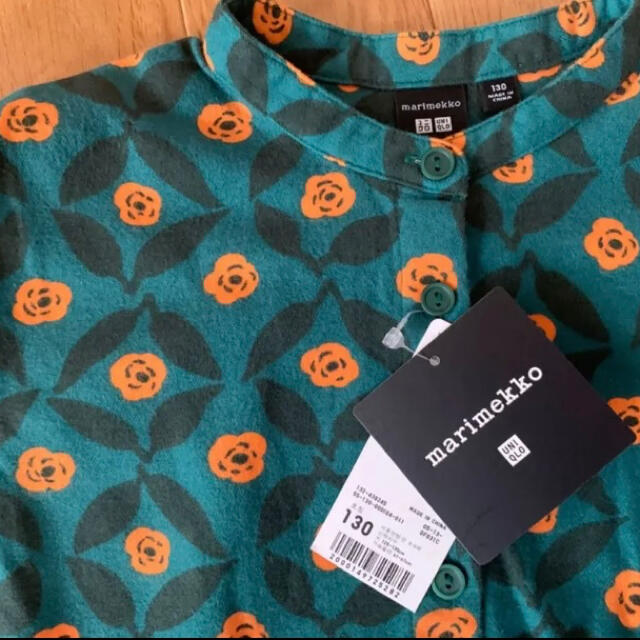 marimekko(マリメッコ)の日本未発売★uniqlo marimekko キッズワンピース　ポピー　グリーン キッズ/ベビー/マタニティのキッズ服女の子用(90cm~)(ワンピース)の商品写真