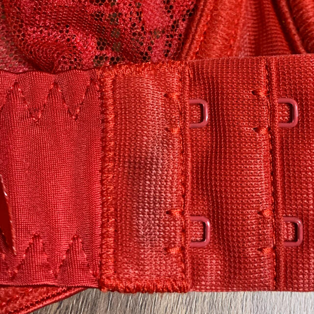 Aubade  赤ブラ+Tバックセット　未使用 レディースの下着/アンダーウェア(ブラ&ショーツセット)の商品写真