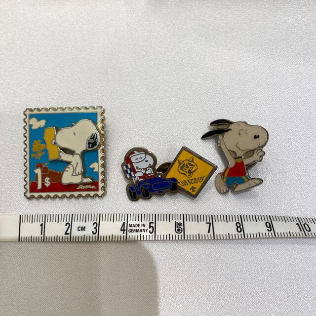 SNOOPY(スヌーピー)のスヌーピー  ピンバッジ　3個セット エンタメ/ホビーのアニメグッズ(バッジ/ピンバッジ)の商品写真