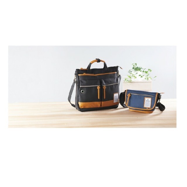 ビアンキ  メッセンジャーバッグ ボディーバック 撥水加工  定価8690円 メンズのバッグ(メッセンジャーバッグ)の商品写真