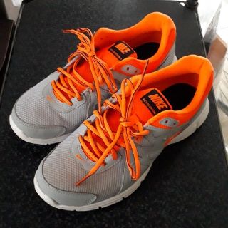 ナイキ(NIKE)のNIKE REVOLUTION 2 (25.5㎝)・・・【値下げしました。】(スニーカー)