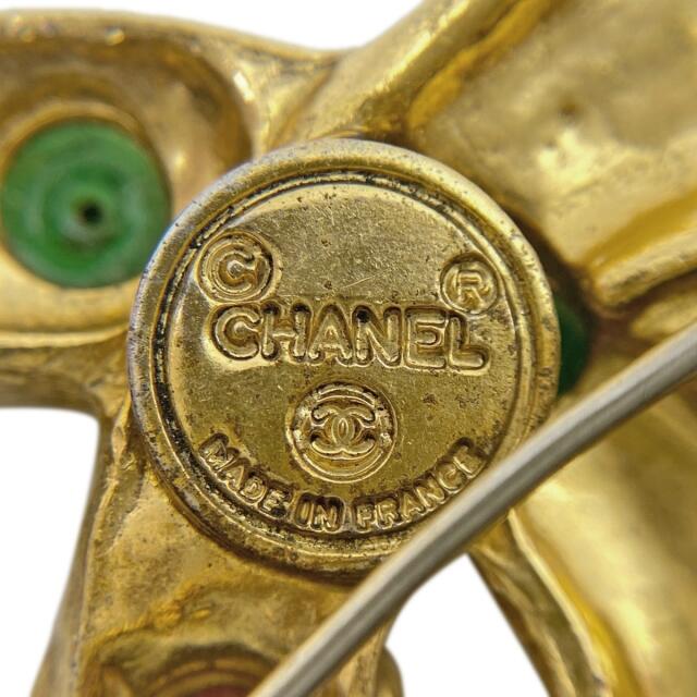 CHANEL(シャネル)のシャネル ココマーク カラーストーン ブローチ GP 【中古】 レディースのアクセサリー(ブローチ/コサージュ)の商品写真