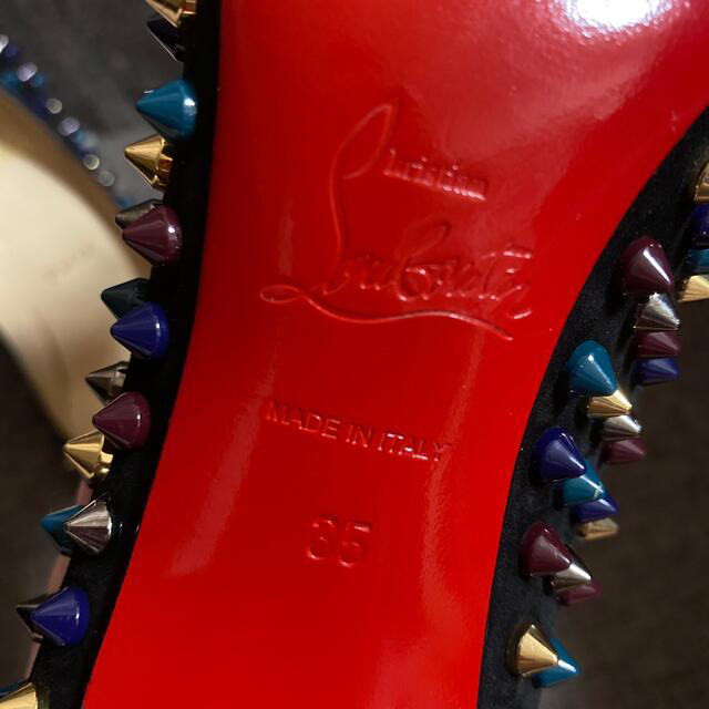 Christian Louboutin(クリスチャンルブタン)のルブタン　パンプス レディースの靴/シューズ(ハイヒール/パンプス)の商品写真