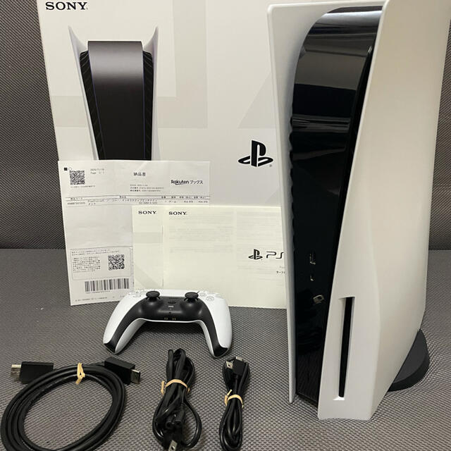 PlayStation(プレイステーション)の週末値下げ　即日発送　中古　PlayStation5 ディスク版  PS5  エンタメ/ホビーのゲームソフト/ゲーム機本体(家庭用ゲーム機本体)の商品写真