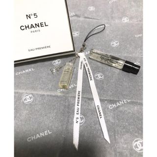 シャネル(CHANEL)のCHANEL シャネル CC香水瓶リボン3連チャーム(チャーム)