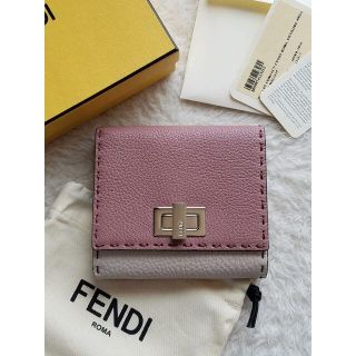 フェンディ(FENDI)の入手困難 FENDI フェンディ セレリア ピーカブー 2つ折り財布(財布)