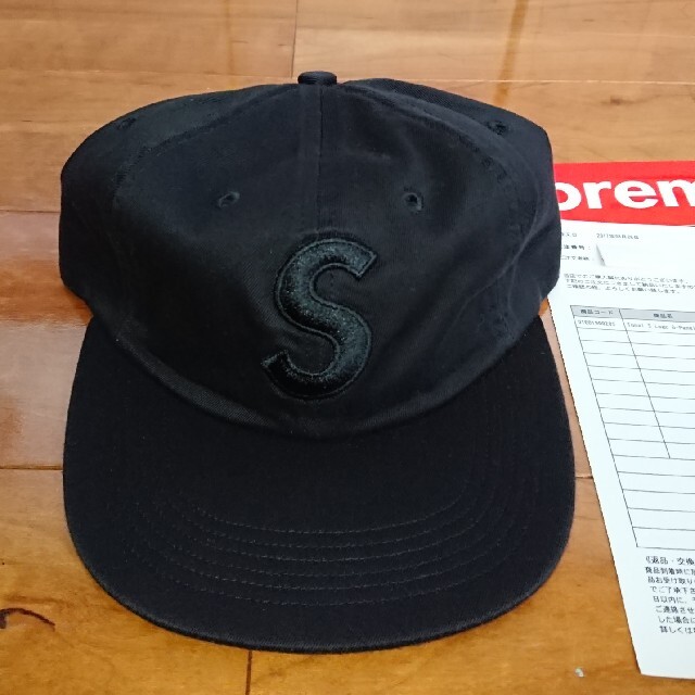 Supreme(シュプリーム)のシュプリーム 新品 キャップ メンズの帽子(キャップ)の商品写真