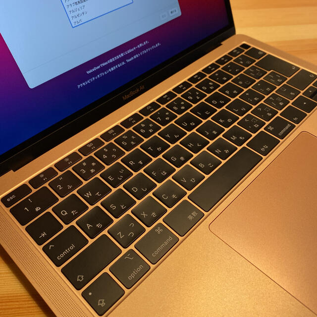 Apple(アップル)のMacBook Air 2019 13インチ ゴールド スマホ/家電/カメラのPC/タブレット(ノートPC)の商品写真