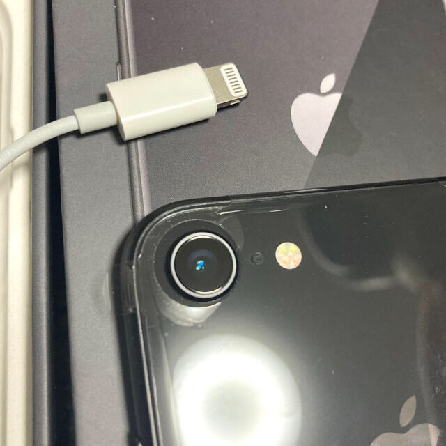 Apple MQ782J/A iPhone 8 64GB SB AirTag付き