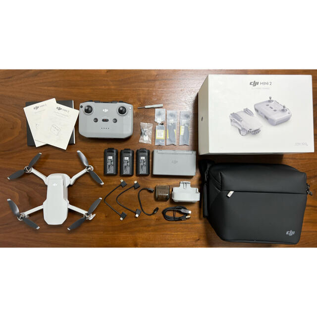 DJI Mini 2 Fly More Combo  <美品・即納> エンタメ/ホビーのおもちゃ/ぬいぐるみ(ホビーラジコン)の商品写真