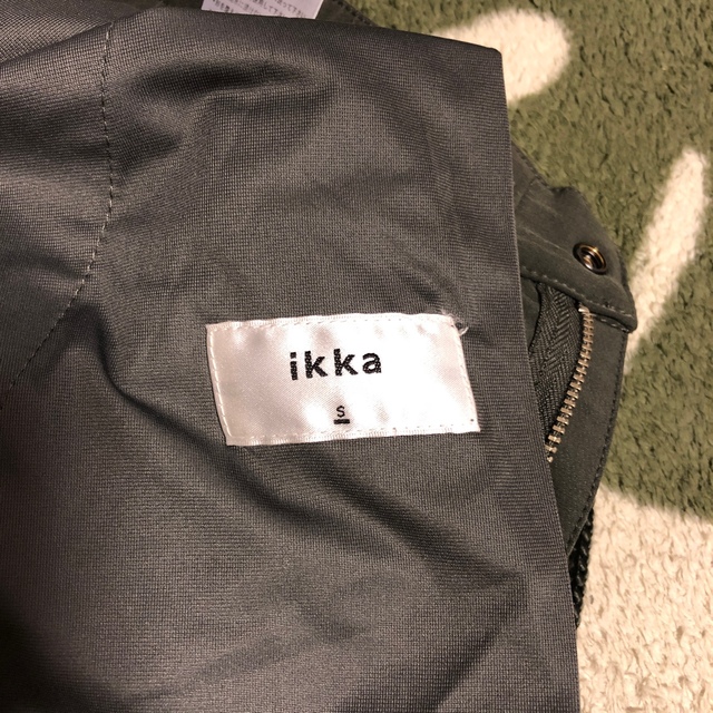 ikka(イッカ)のカーキ色パンツ メンズのパンツ(チノパン)の商品写真