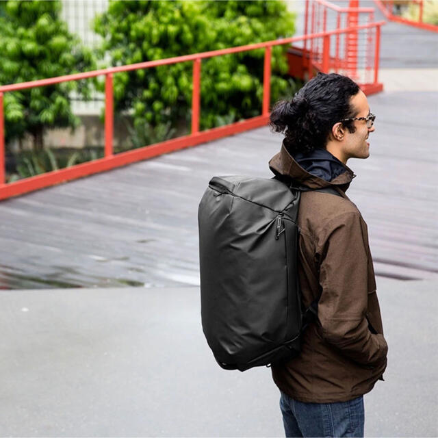 THE NORTH FACE(ザノースフェイス)のPeak Design TRAVEL DUFFEL 35L black スマホ/家電/カメラのカメラ(ケース/バッグ)の商品写真