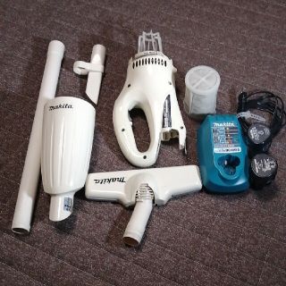 マキタ(Makita)のマキタコードレス充電式クリーナー (バッテリー2個付き)(掃除機)