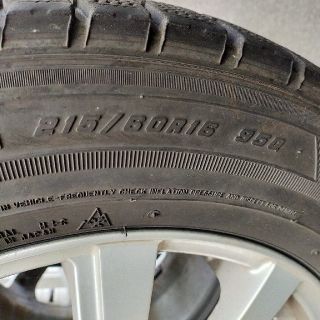 グッドイヤー(Goodyear)のグッドイヤー アルミホイール付き スタッドレス （引き取りのみ 愛知県北部）(タイヤ・ホイールセット)