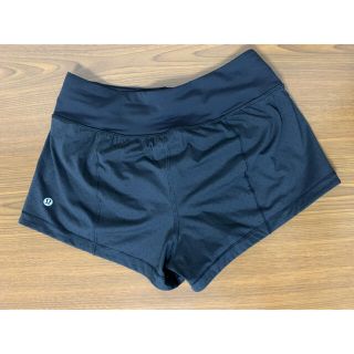 ルルレモン(lululemon)の新品　ルルレモン　ショートパンツ　サイズ4　ブラック(ショートパンツ)