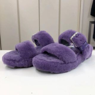 アグ(UGG)の美品 UGG FUZZ YEAH ムートン サンダル(24.0cm)(サンダル)