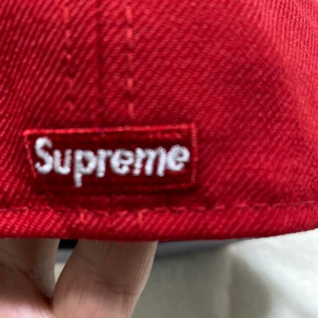 Supreme(シュプリーム)のsupreme new era ニューエラ　7.3/8 赤 メンズの帽子(キャップ)の商品写真
