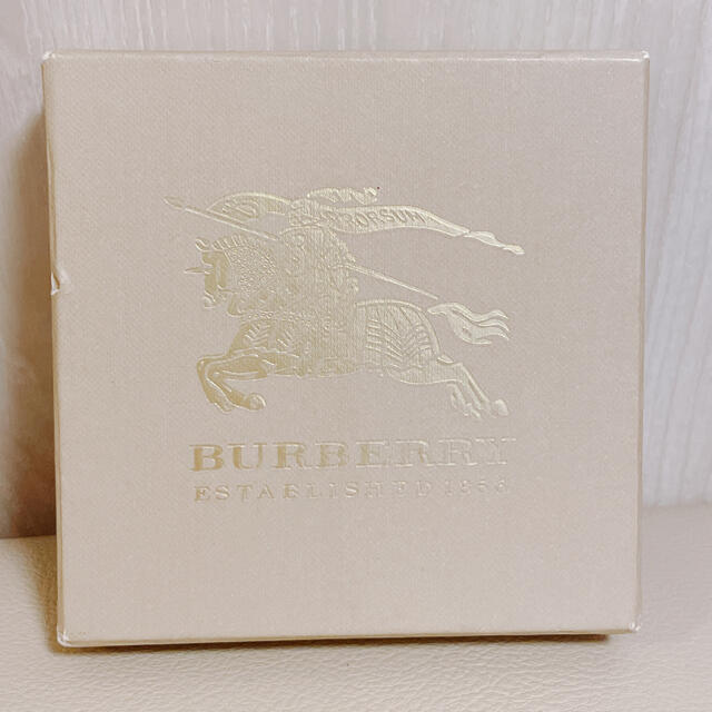 BURBERRY(バーバリー)の【新品・未使用】Burberry  甘辛ハート型コインケース❤︎ レディースのファッション小物(コインケース)の商品写真