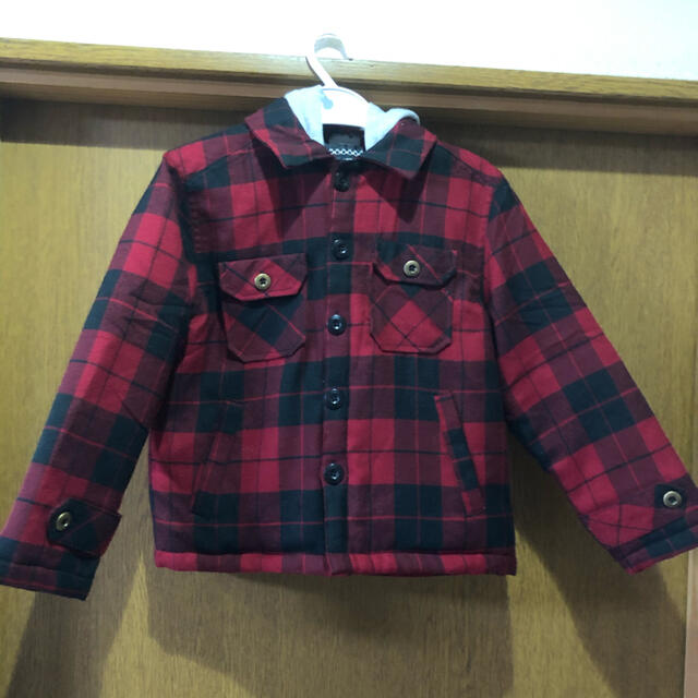 ジャケット　アウター　130 キッズ/ベビー/マタニティのキッズ服男の子用(90cm~)(ジャケット/上着)の商品写真