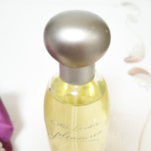 Estee Lauder(エスティローダー)の【ESTEE  LAUDER】エスティーローダー香水　50ml コスメ/美容の香水(香水(女性用))の商品写真