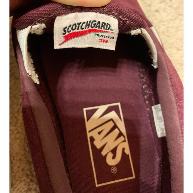 VANS(ヴァンズ)のvans スエード  スリッポン スニーカー 22.5 23.0 バーガンディ レディースの靴/シューズ(スリッポン/モカシン)の商品写真